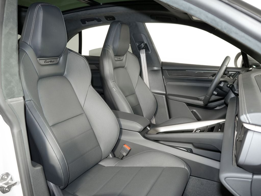 2026 Porsche Macan Electric Turbo