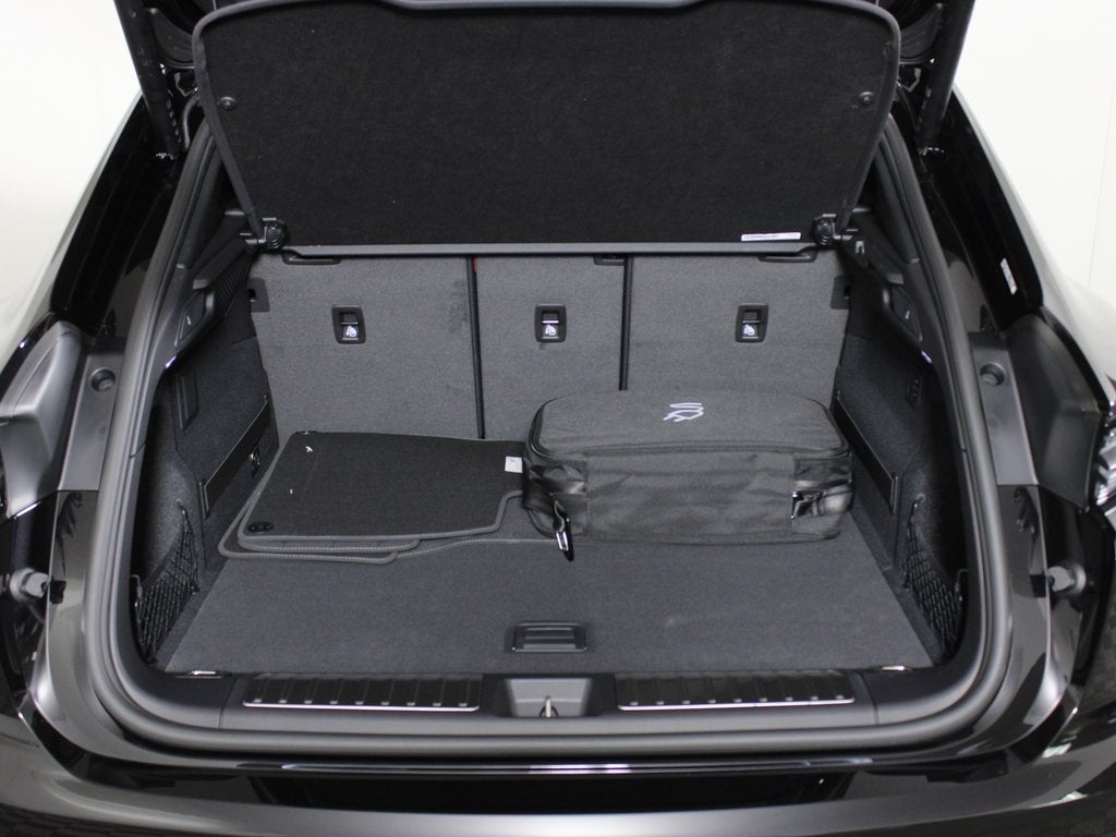 2025 Porsche Macan Electric Turbo