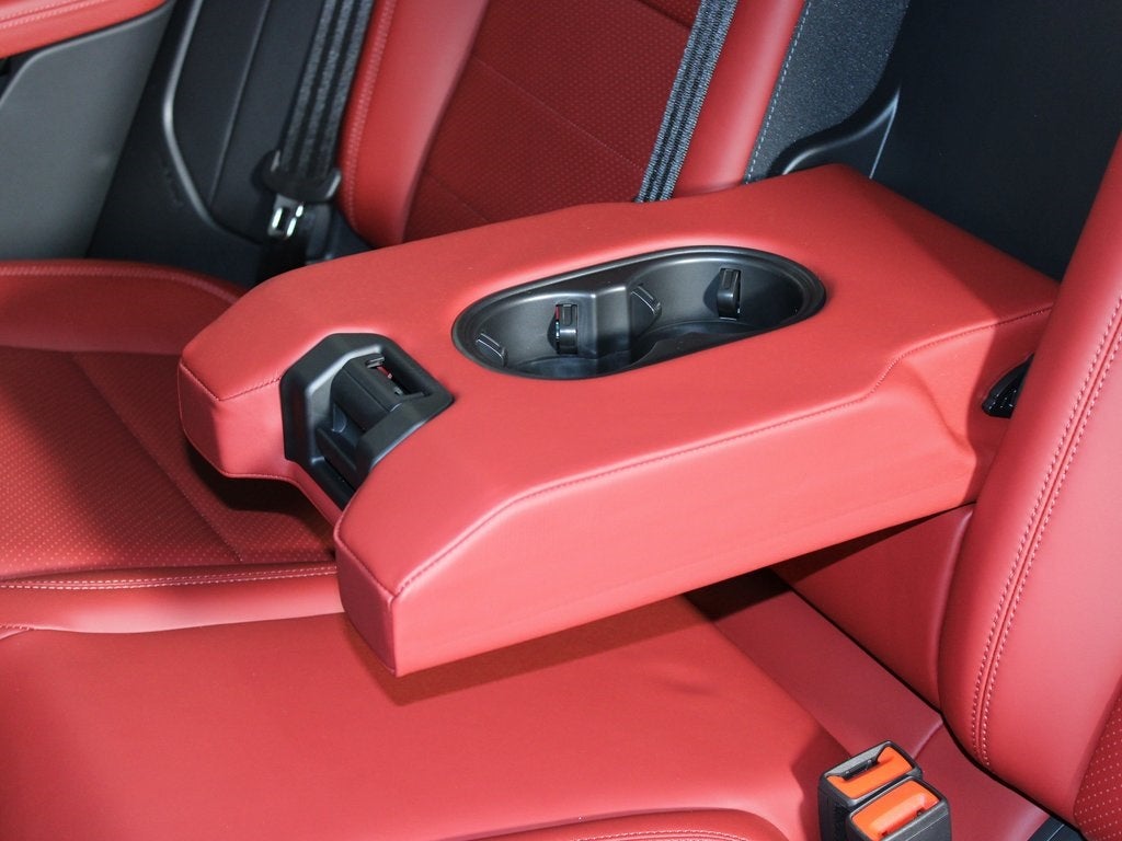 2025 Porsche Macan Electric Turbo