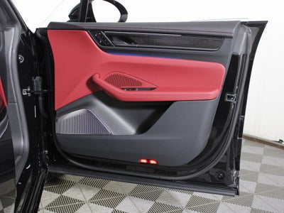 2025 Porsche Macan Electric Turbo