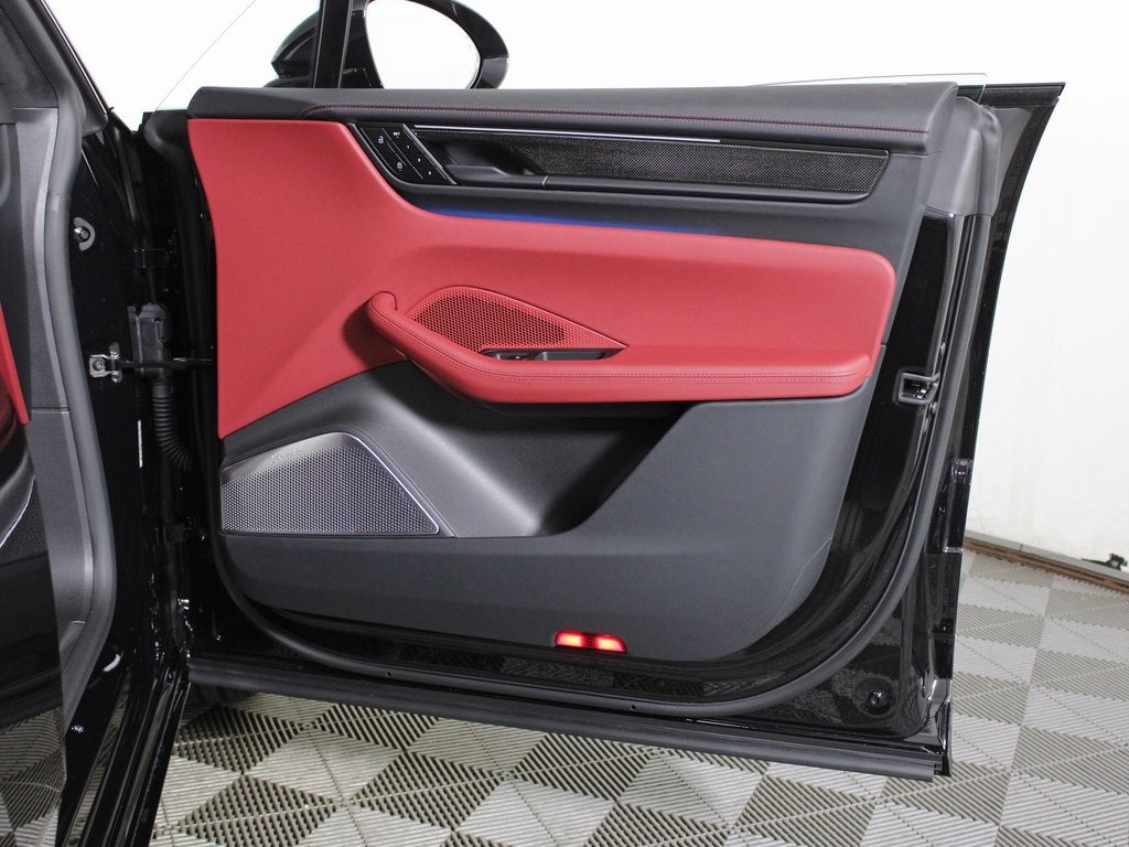 2025 Porsche Macan Electric Turbo