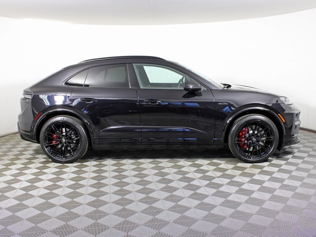 2025 Porsche Macan Electric Turbo