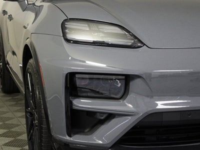 2025 Porsche Macan Electric Turbo