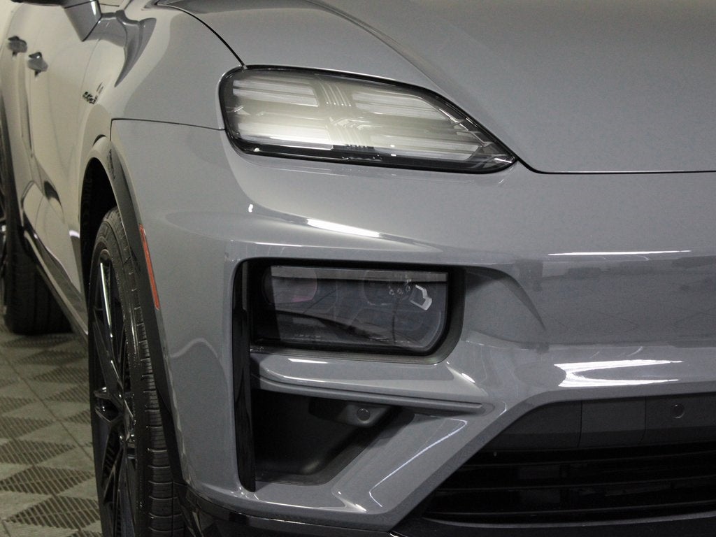 2025 Porsche Macan Electric Turbo
