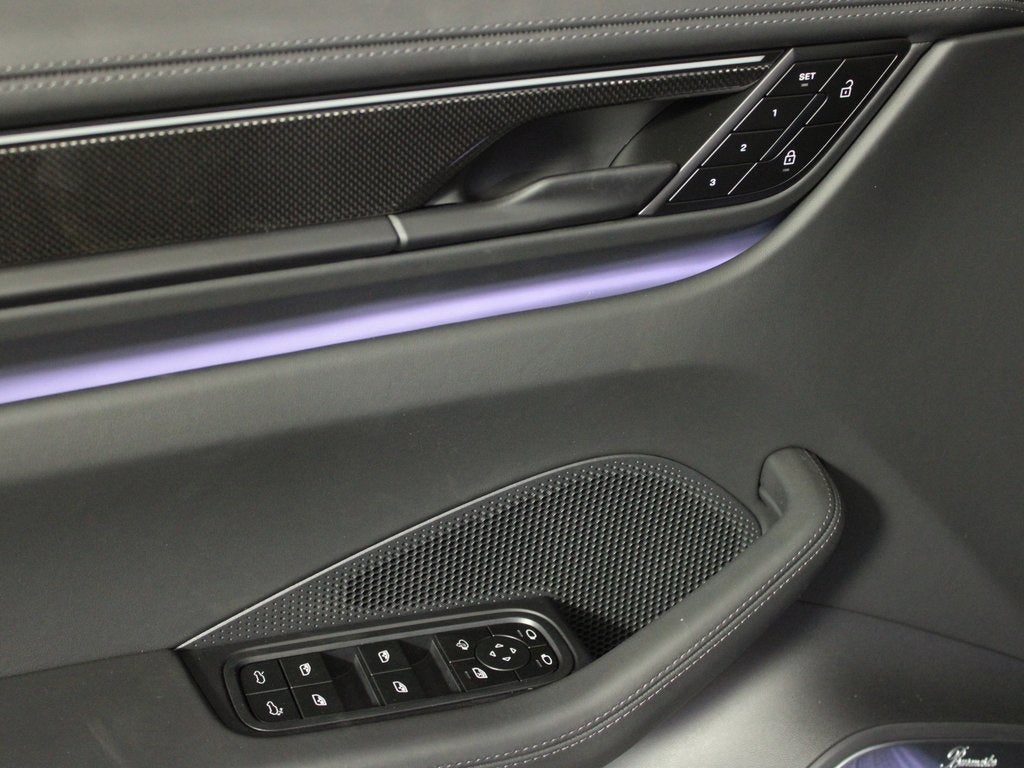 2025 Porsche Macan Electric Turbo