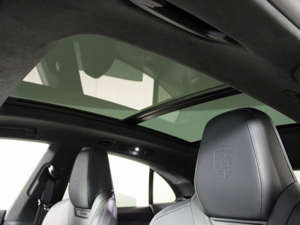 2025 Porsche Macan Electric Turbo