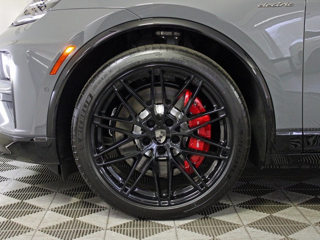 2025 Porsche Macan Electric Turbo