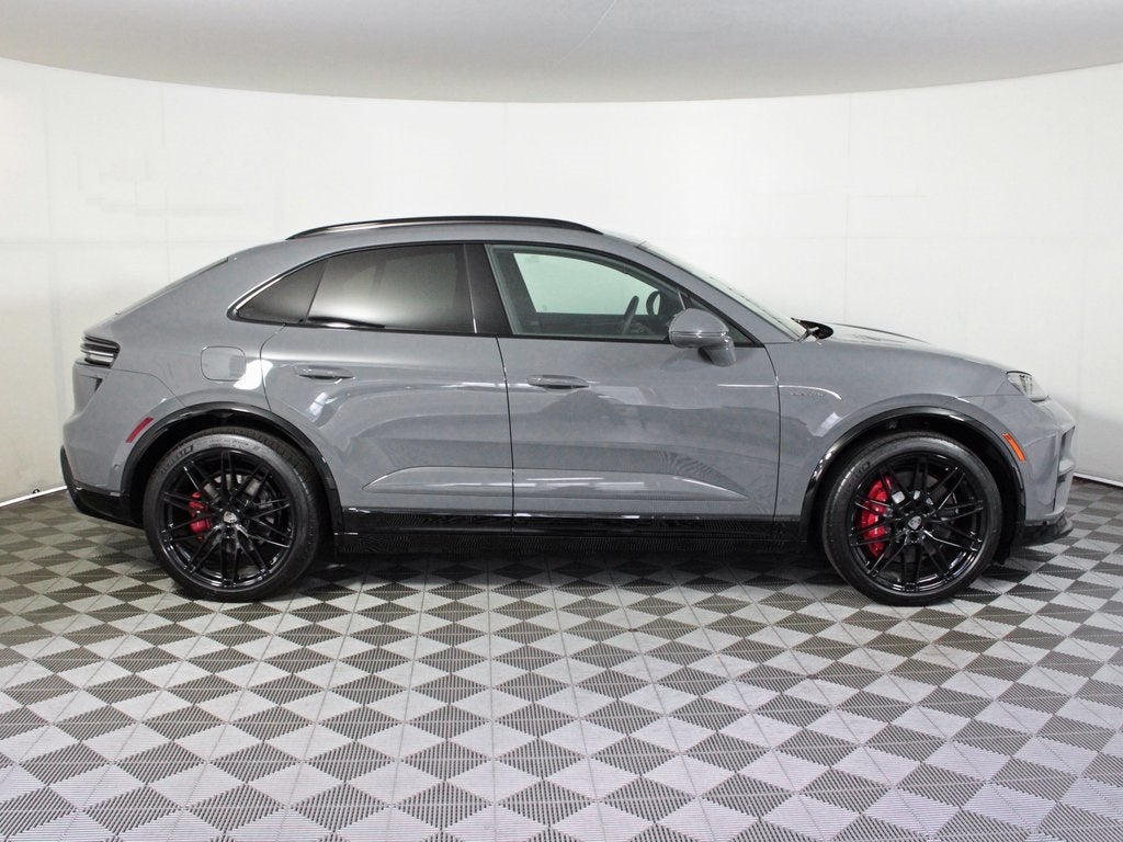 2025 Porsche Macan Electric Turbo