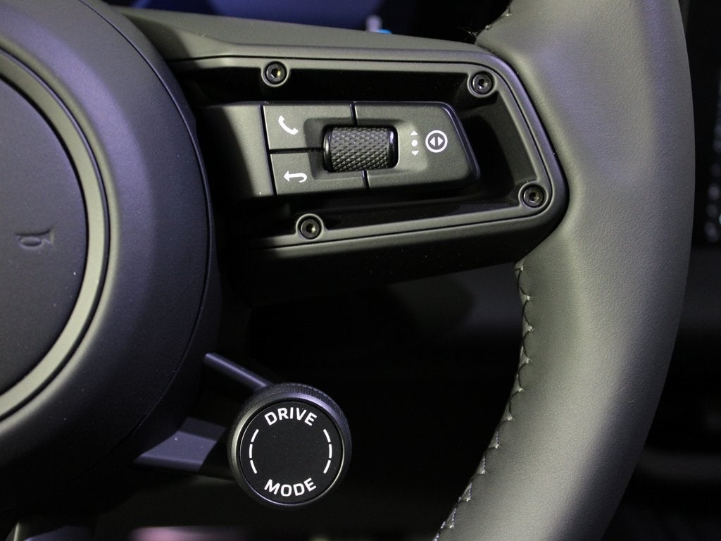 2025 Porsche Macan Electric Turbo