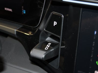 2025 Porsche Macan Electric Turbo