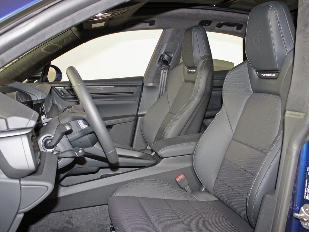 2025 Porsche Macan Electric Turbo