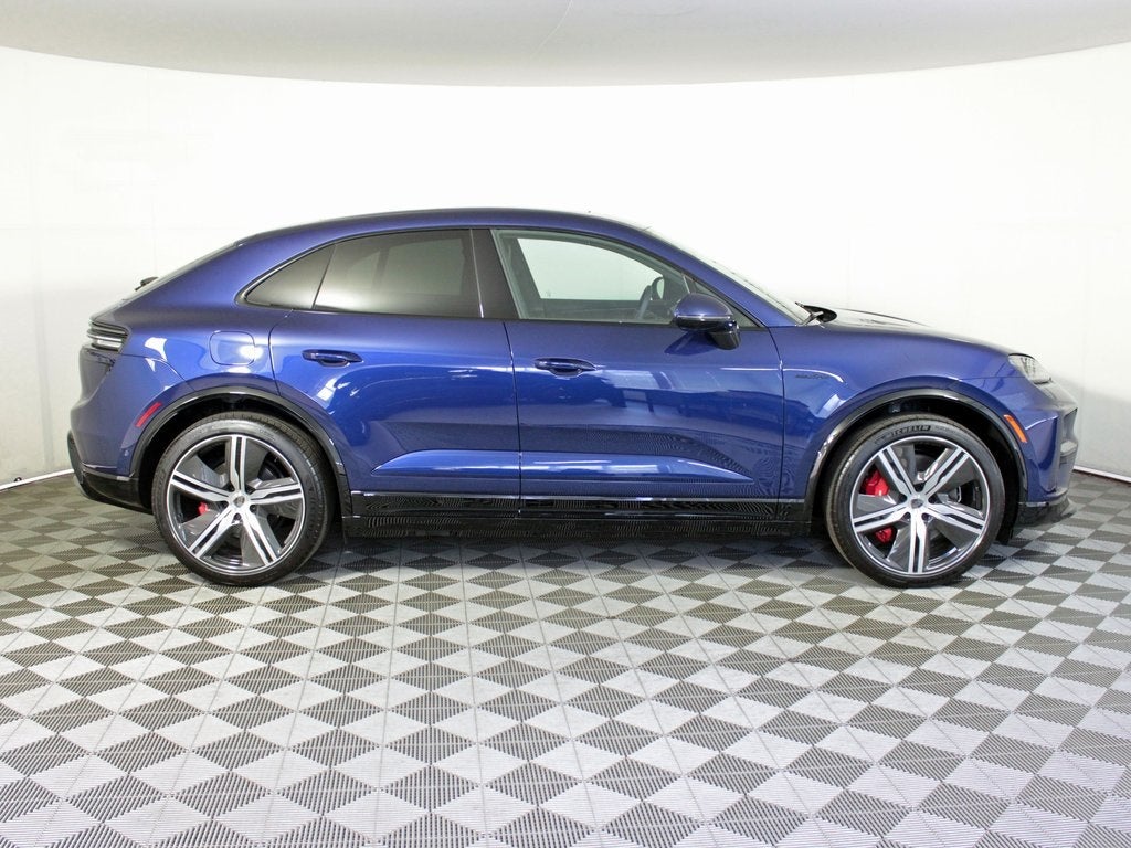 2025 Porsche Macan Electric Turbo