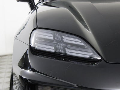 2025 Porsche Macan Electric Turbo