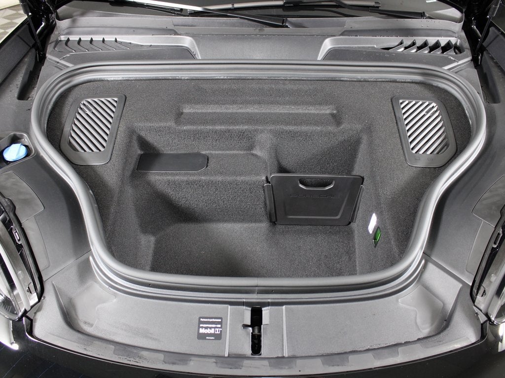 2025 Porsche Macan Electric Turbo