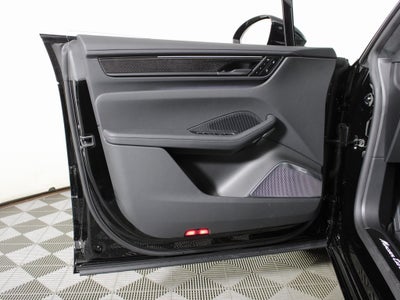 2025 Porsche Macan Electric Turbo