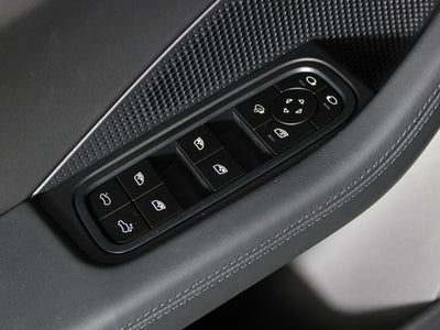 2025 Porsche Macan Electric Turbo