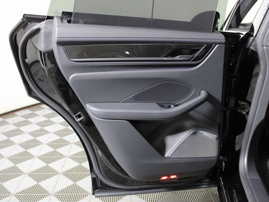 2025 Porsche Macan Electric Turbo