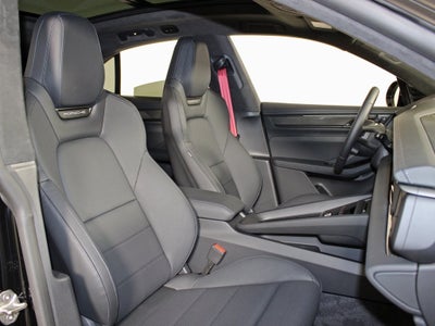 2025 Porsche Macan Electric Turbo