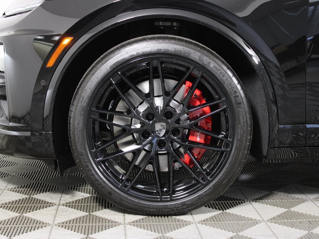 2025 Porsche Macan Electric Turbo