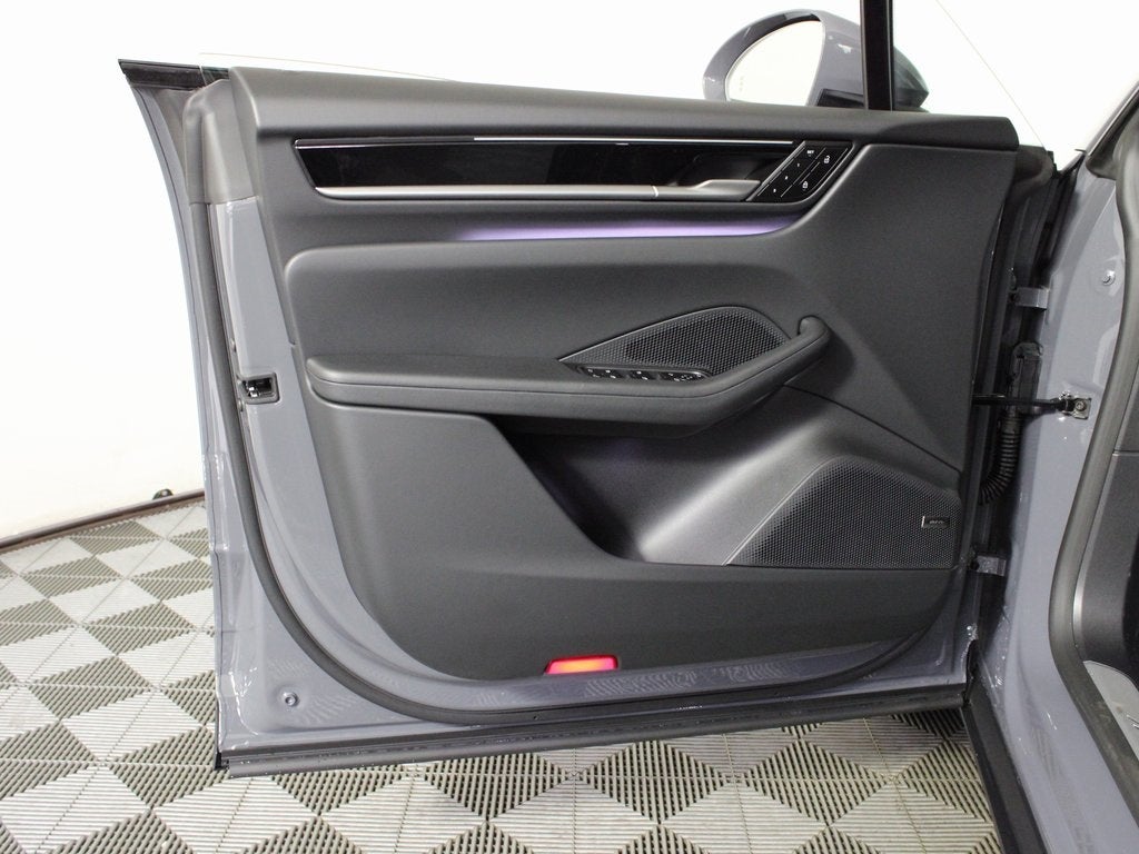 2025 Porsche Macan Electric Base