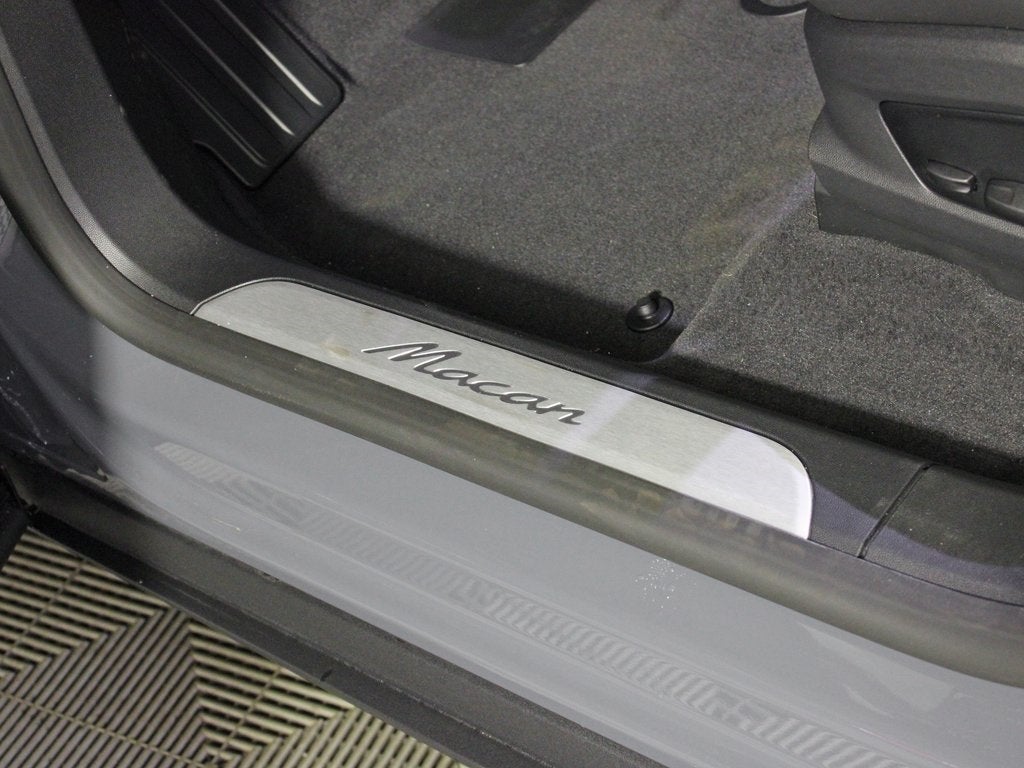 2025 Porsche Macan Electric Base