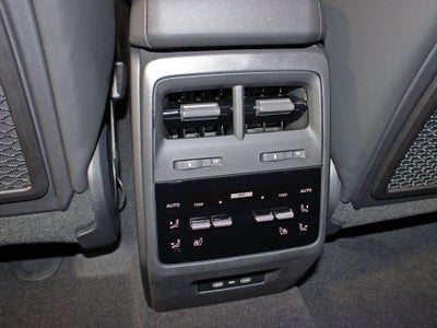 2025 Porsche Macan Electric Base