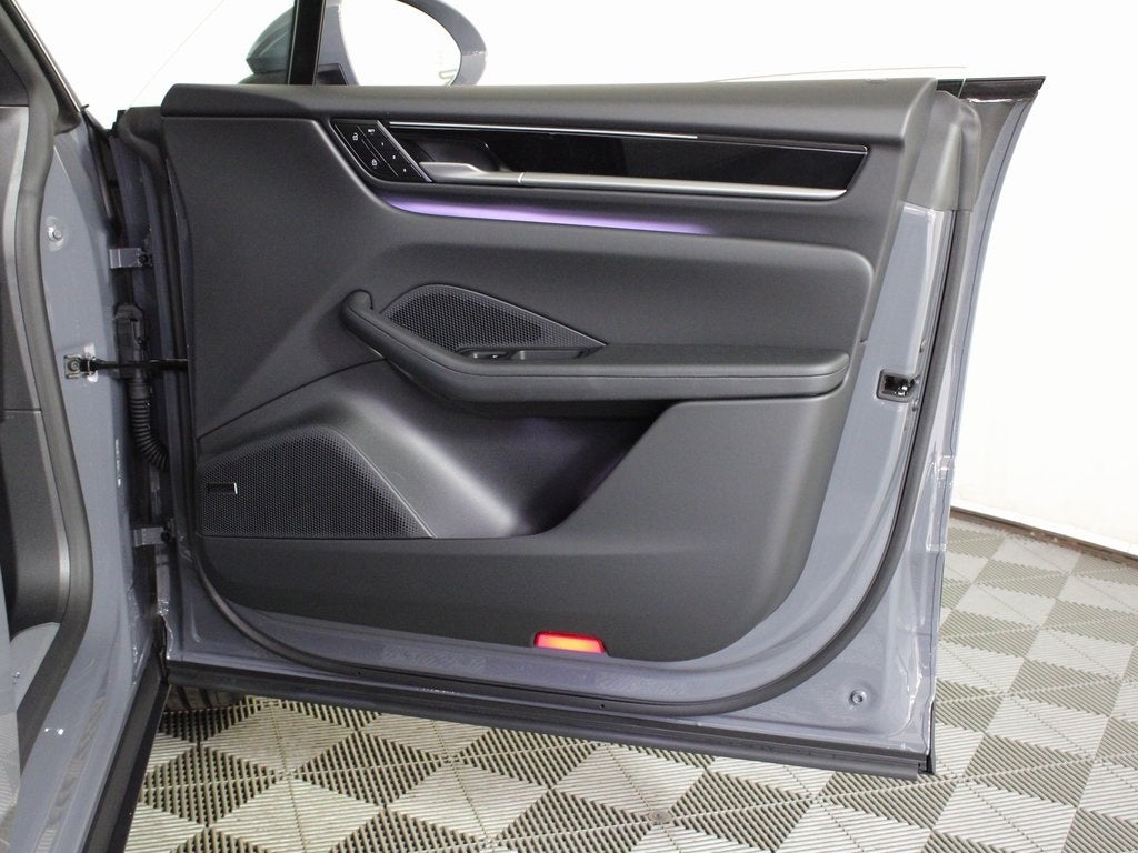 2025 Porsche Macan Electric Base