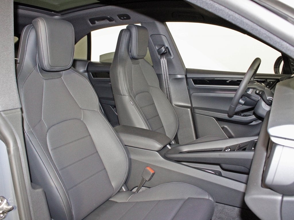 2025 Porsche Macan Electric Base