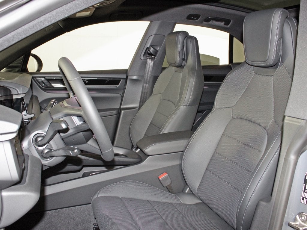 2025 Porsche Macan Electric Base