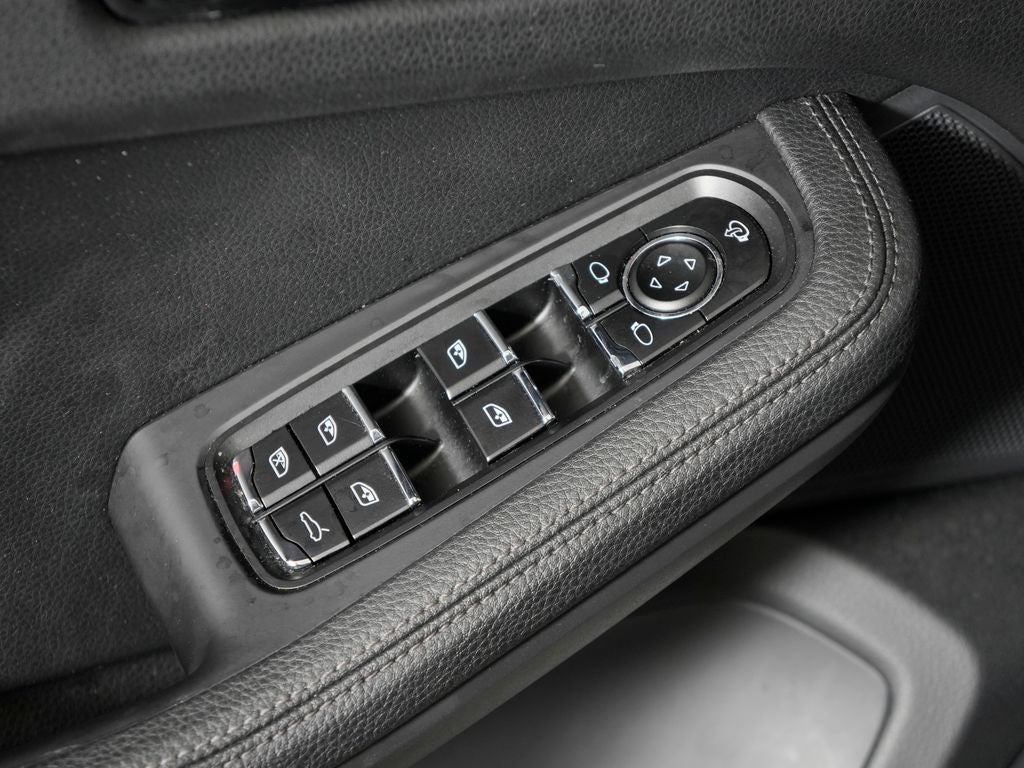 2024 Porsche Macan S