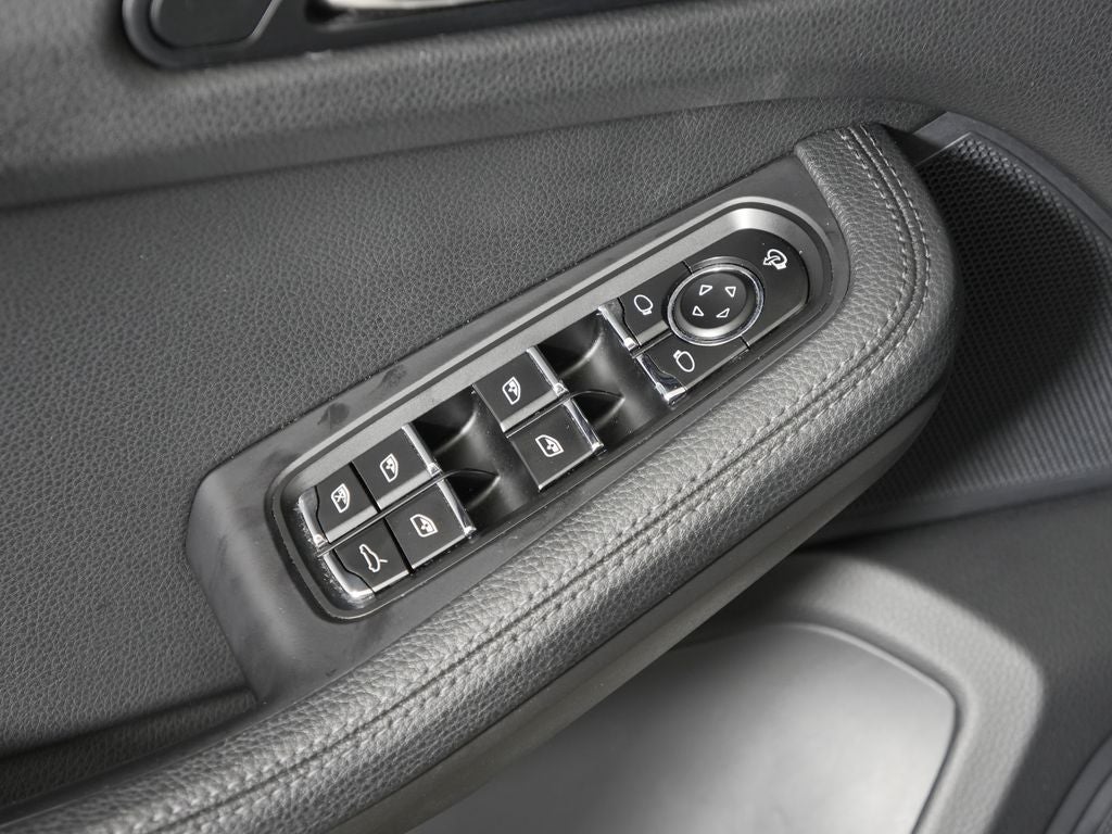 2023 Porsche Macan S