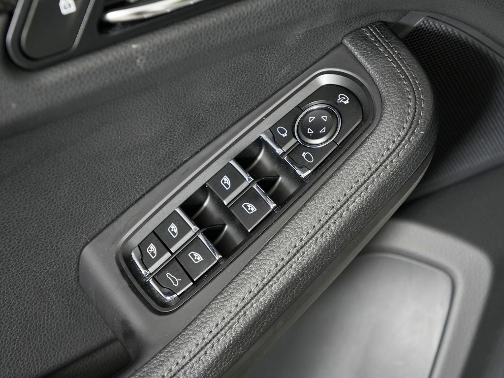 2023 Porsche Macan S
