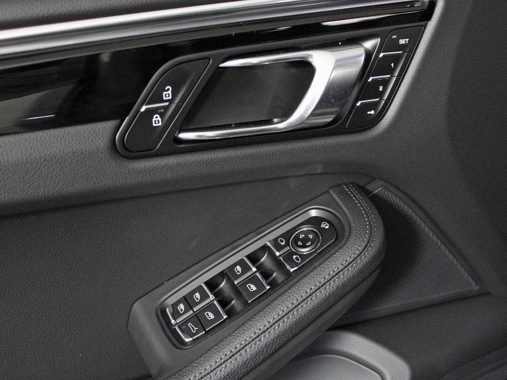 2025 Porsche Macan S