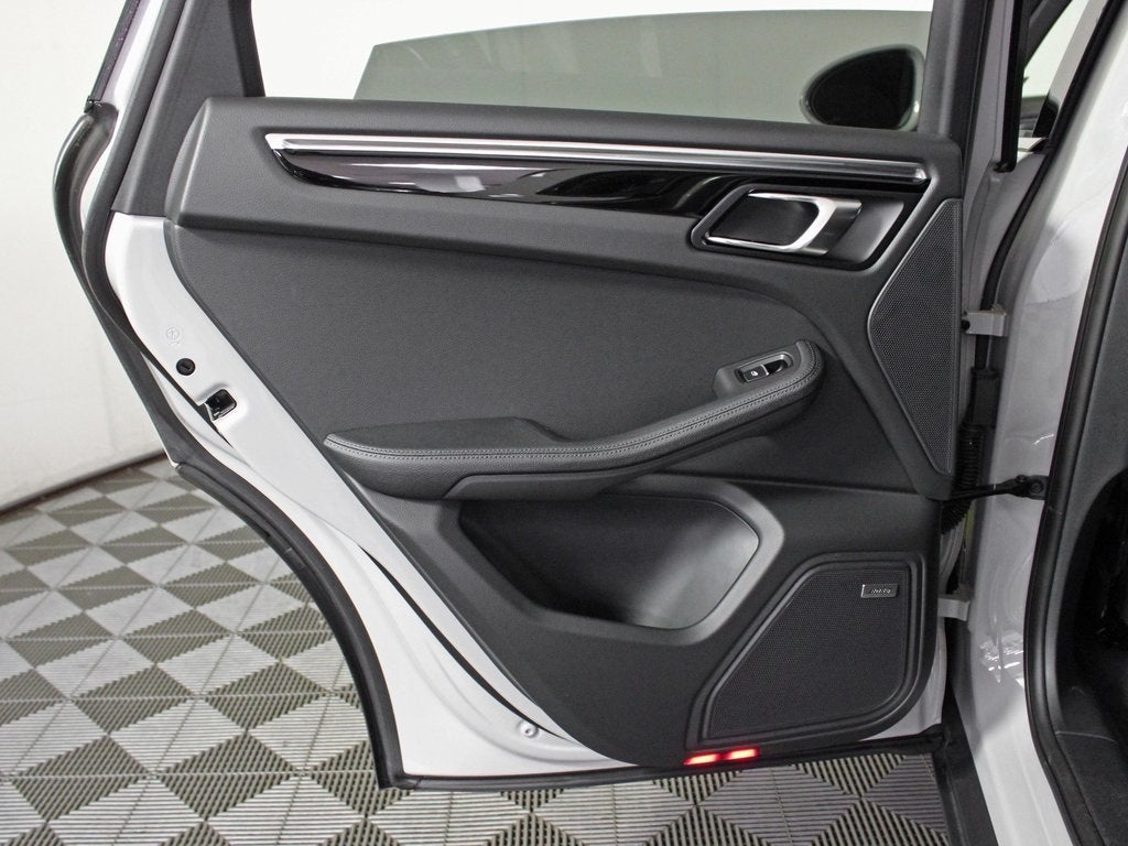 2025 Porsche Macan S