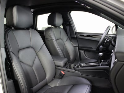 2025 Porsche Macan S