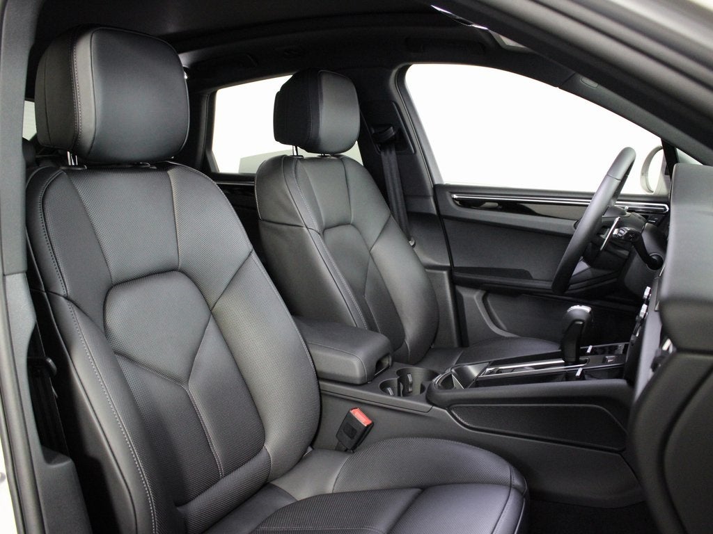 2025 Porsche Macan S