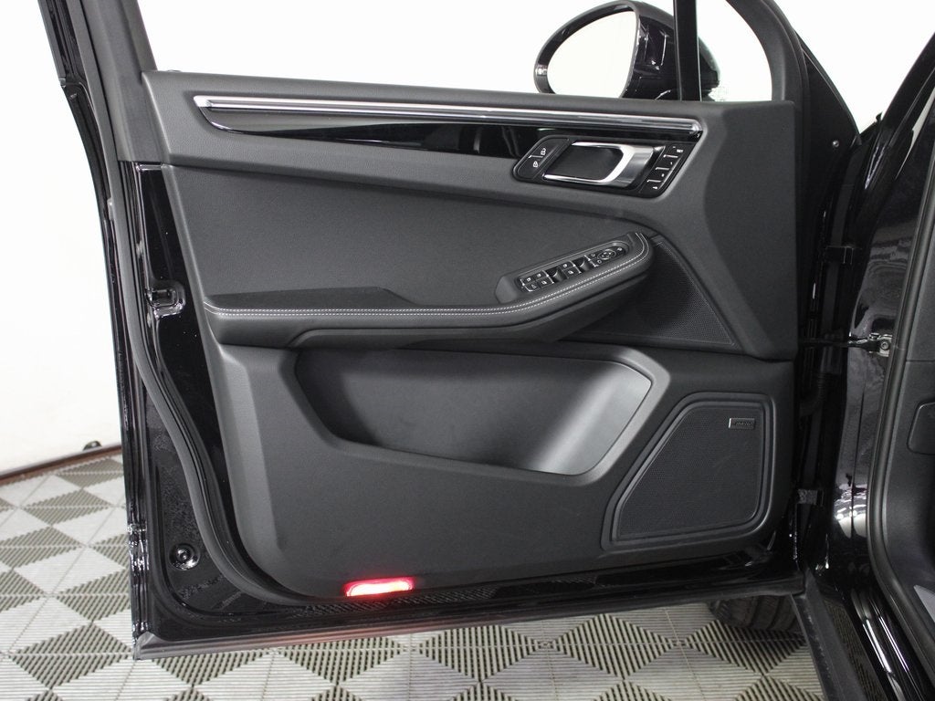 2025 Porsche Macan S