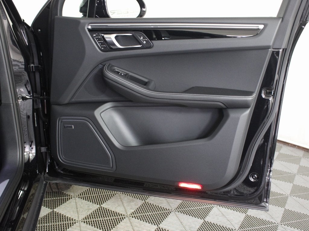 2025 Porsche Macan S