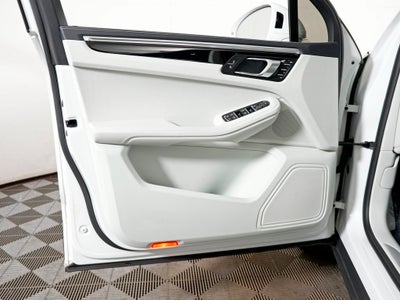 2023 Porsche Macan S