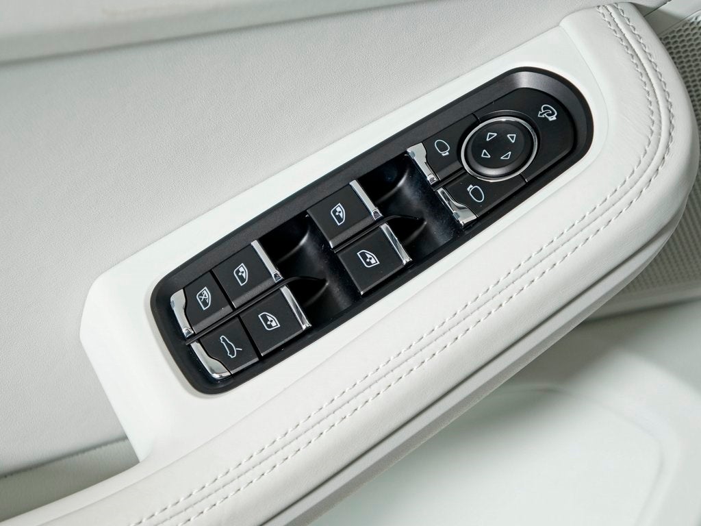 2023 Porsche Macan S