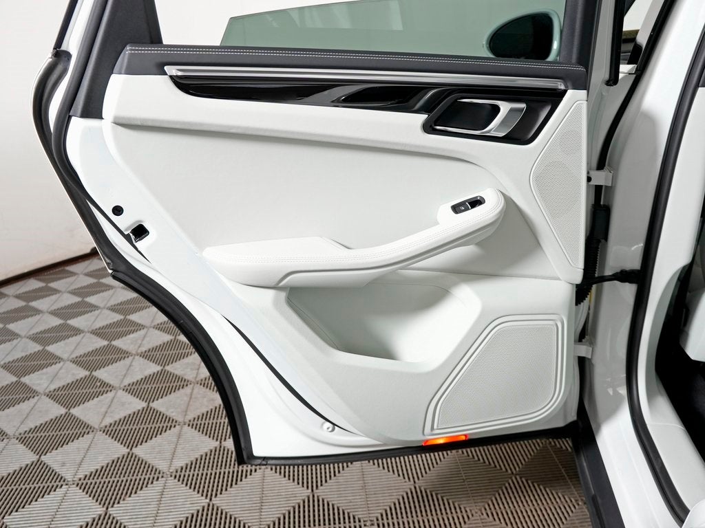 2023 Porsche Macan S