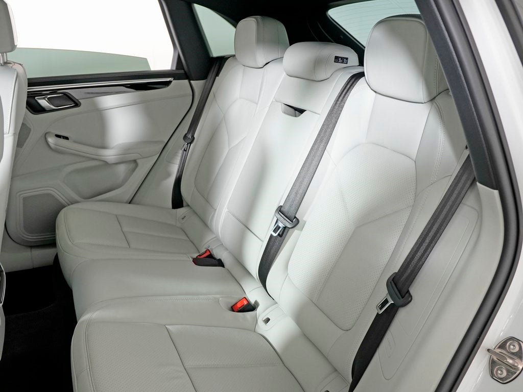 2023 Porsche Macan S