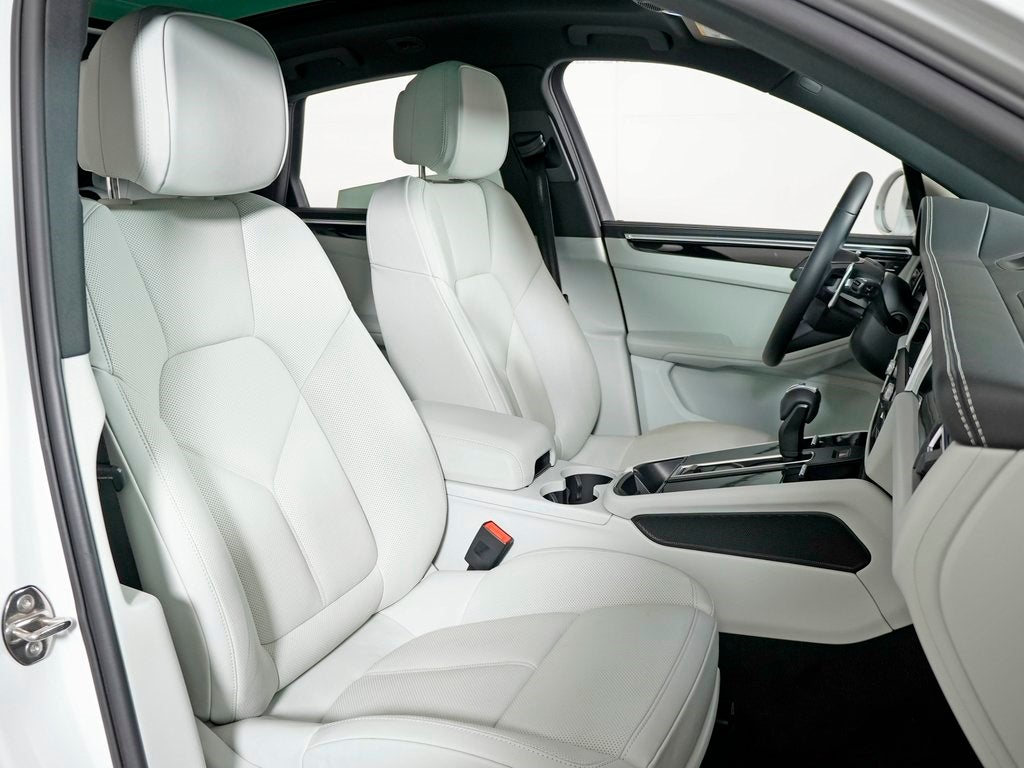 2023 Porsche Macan S