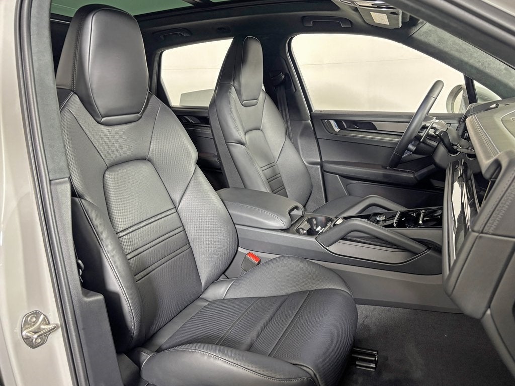 2026 Porsche Cayenne GTS