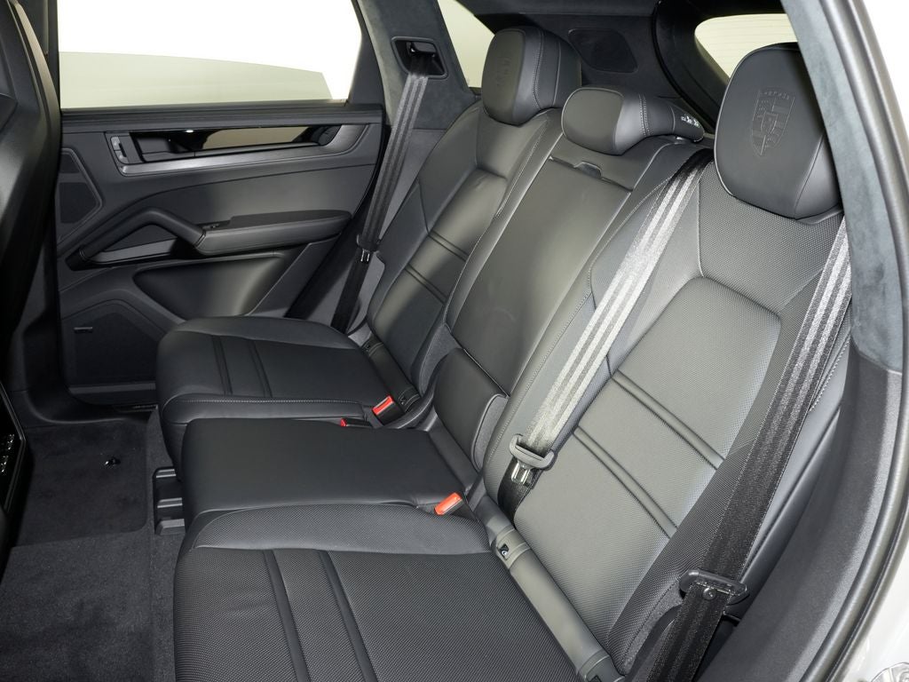 2026 Porsche Cayenne GTS