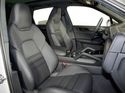2026 Porsche Cayenne GTS