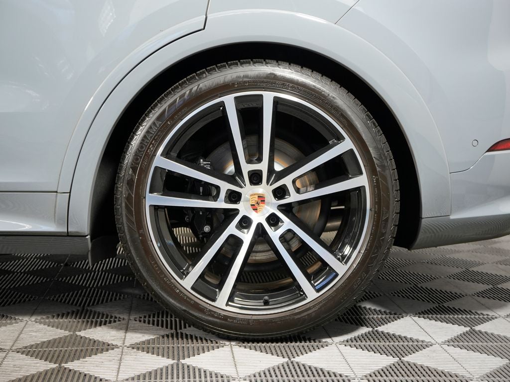 2025 Porsche Cayenne GTS
