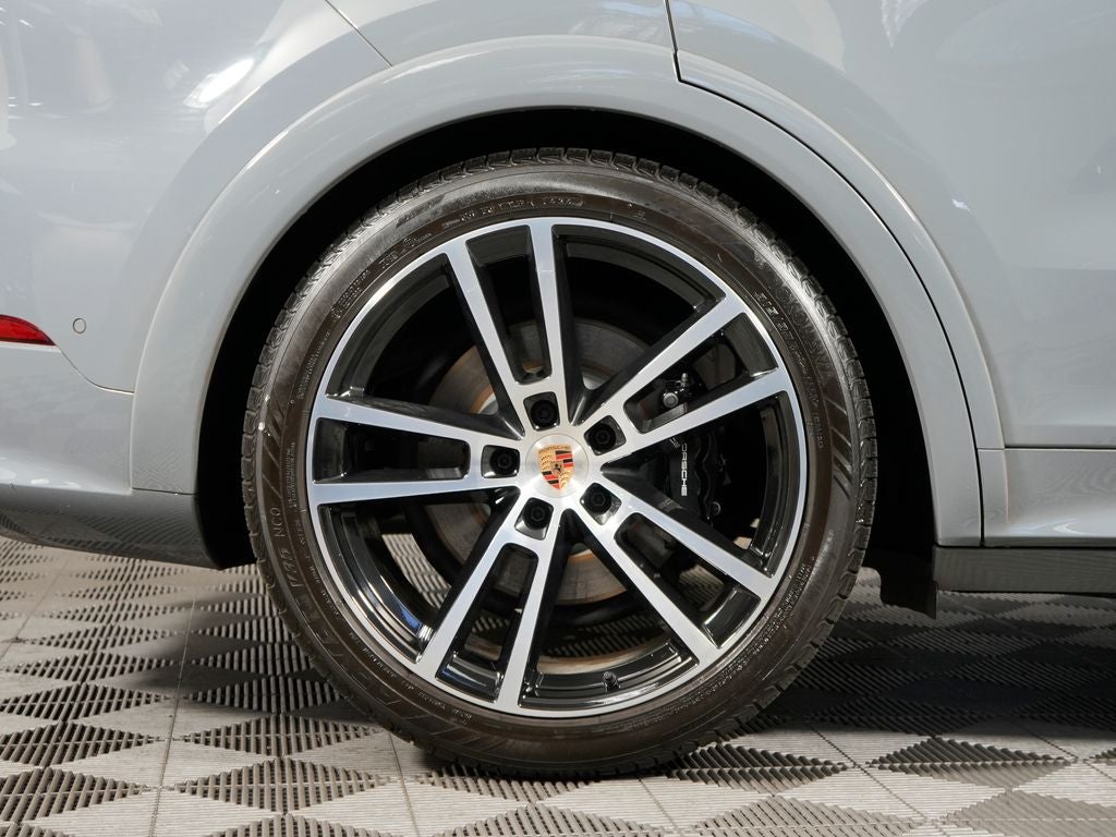 2025 Porsche Cayenne GTS