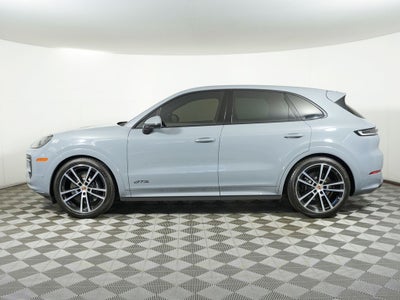 2025 Porsche Cayenne GTS