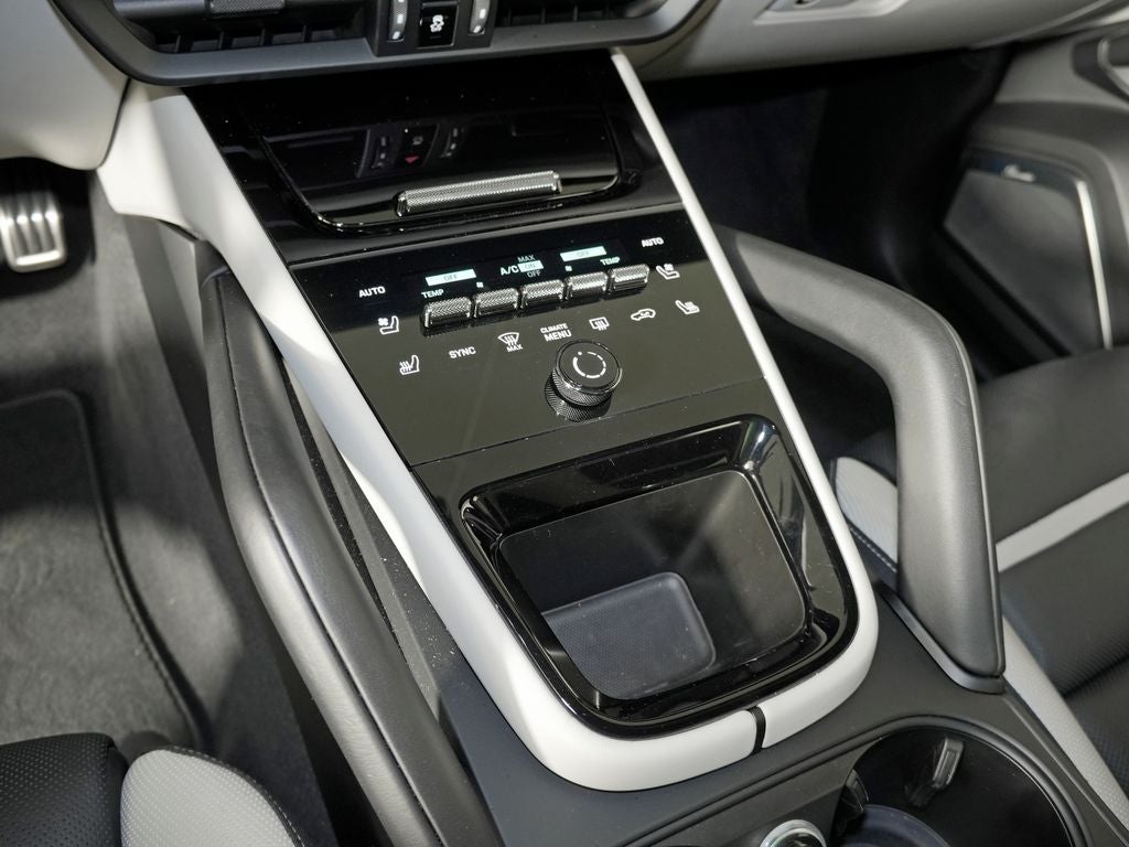 2025 Porsche Cayenne GTS